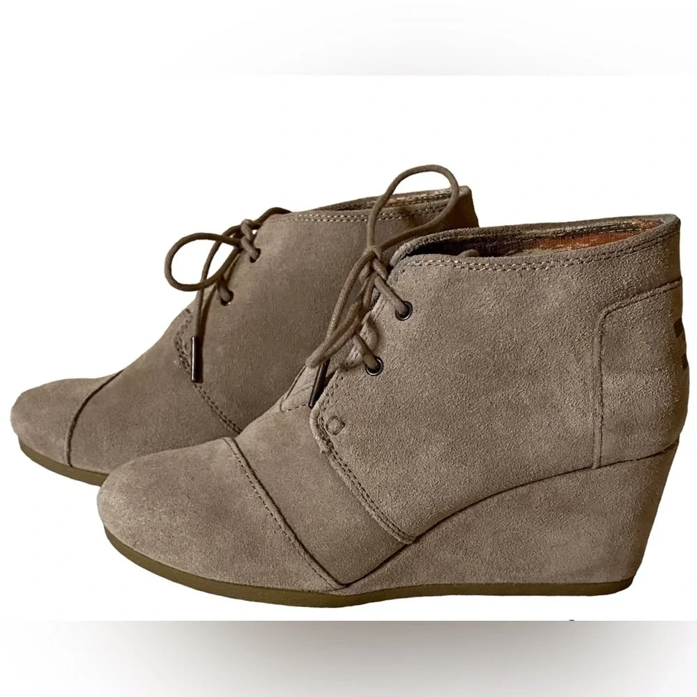 Toms Women’s Suede Wedge